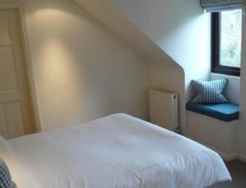The Manor 3* Hillingdon